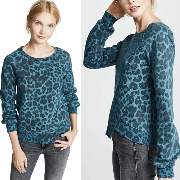 ✨NWT Revolve Pam & Gela Teal Leopard Print Asymmetric Hem Sweatshirt Medium - Picture 1 of 11